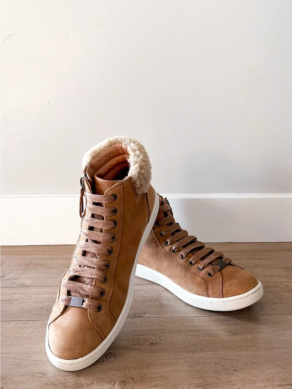 UGG Olive High Top Sneakers Chestnut Brown Shearling Collar Women’s 9.5